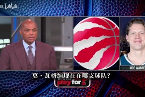 男孩投进绝杀球，却发现庆祝的都是对方球员，看到教练才恍然大悟